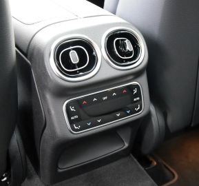 Car image 37