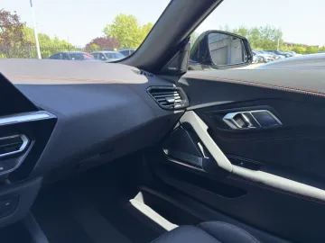 Car image 34