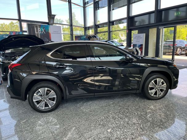 Lexus UX 300e 150 kW image number 16