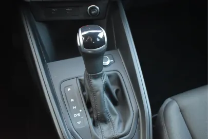 Car image 48