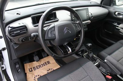 Car image 14