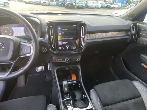 Volvo XC40 T3 120 kW image number 32