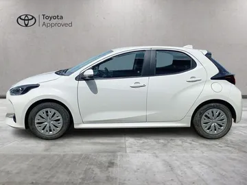 Car image 4