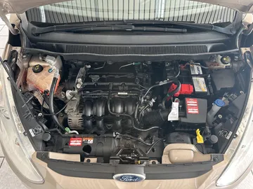 Car image 26