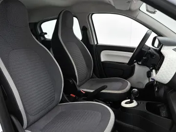 Car image 35