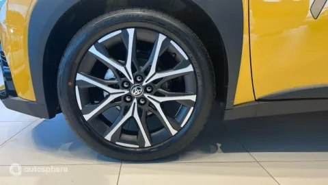 Car image 20