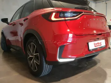 Car image 40