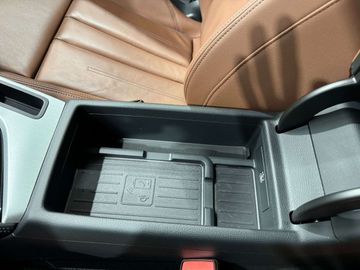 Car image 37