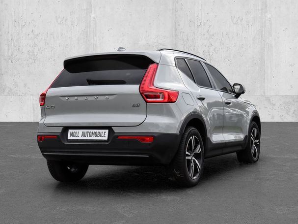 Volvo XC40 B3 Plus Dark 120 kW image number 2