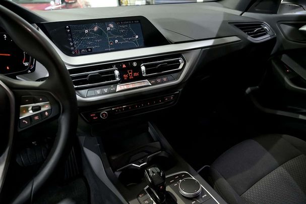 BMW 118d 110 kW image number 28