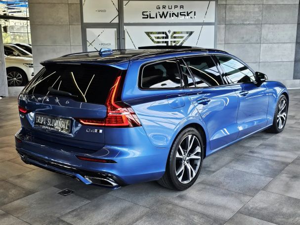 Volvo V60 D4 AWD R-Design 140 kW image number 8