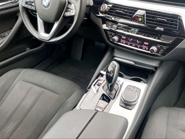 BMW 520d Touring 140 kW image number 13