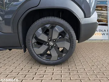 Car image 28