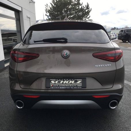 Alfa Romeo Stelvio 2.2 Diesel 16V Super 132 kW image number 3