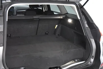 Car image 32