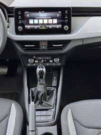 Car image 32