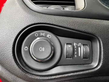 Car image 38