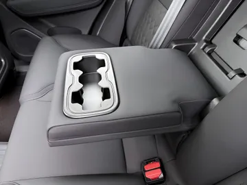 Car image 43