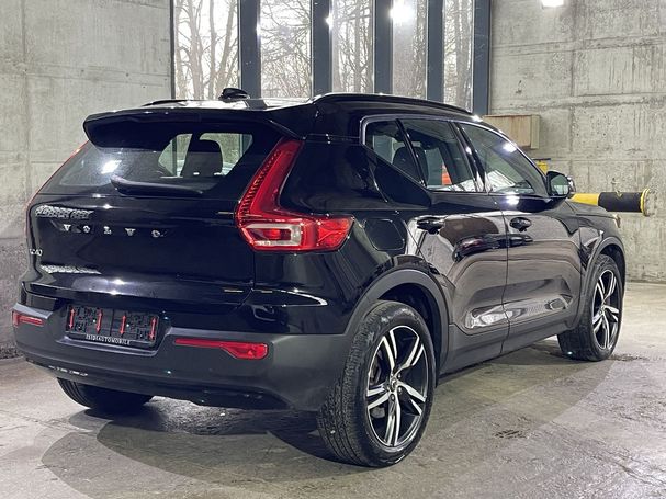 Volvo XC40 R Plug-in T4 Design 155 kW image number 7