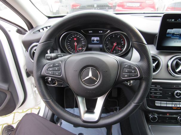 Mercedes-Benz GLA 200 115 kW image number 12