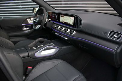 Car image 36