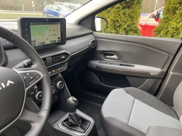 Car image 12