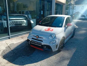 Car image 2