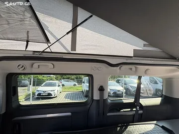 Car image 40