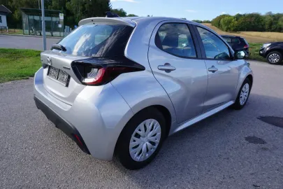 Car image 5