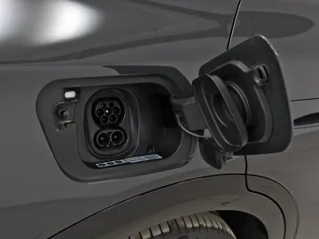Car image 43