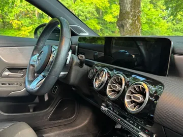 Car image 33