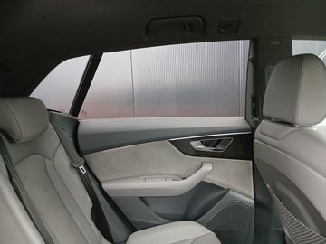 Car image 33