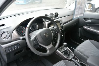 Car image 9