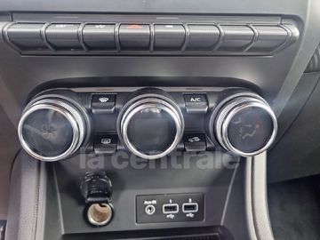 Car image 35