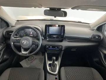 Car image 14