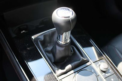 Car image 26