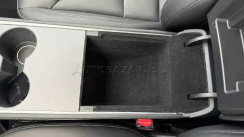 Car image 40