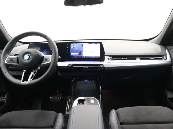 BMW iX1 eDrive20 150 kW image number 13