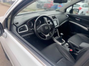 Car image 12