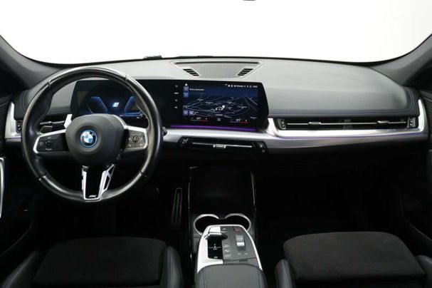 BMW iX1 xDrive30 M Sport 225 kW image number 13