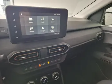 Car image 24