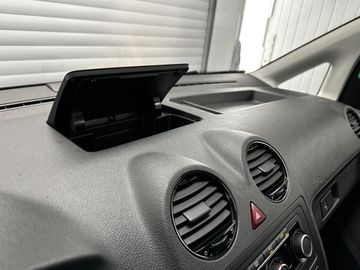 Car image 35