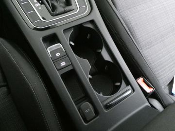 Car image 33