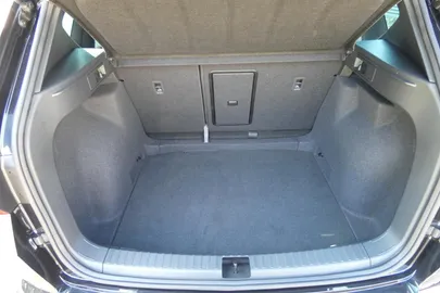 Car image 32