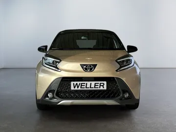 Car image 3