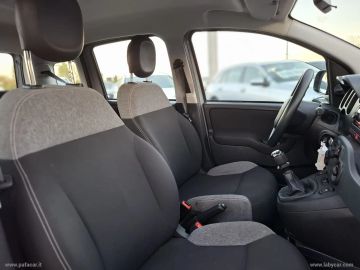 Car image 26