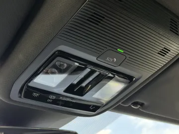Car image 33