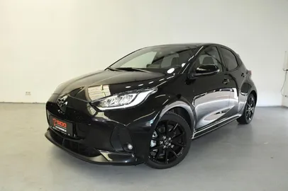 Car image 2