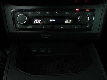 Car image 32