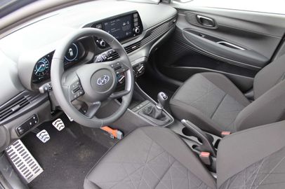 Car image 13